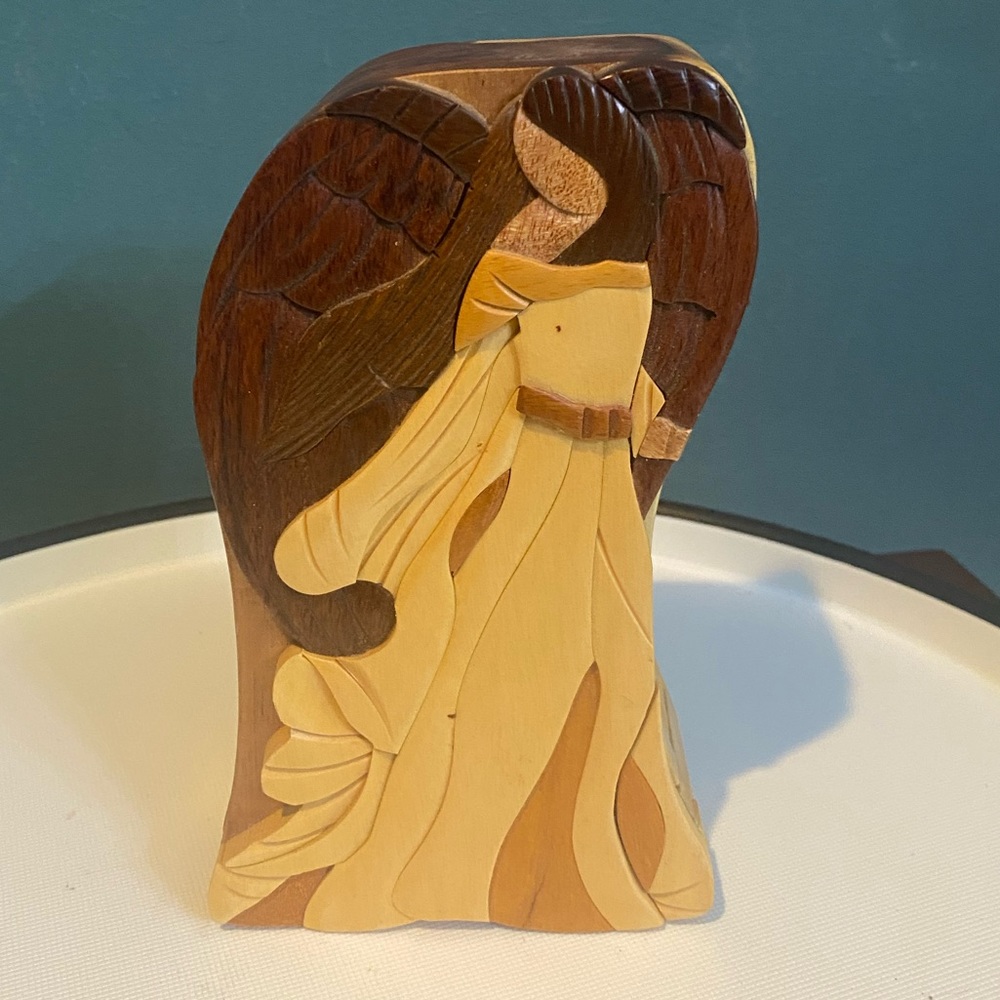 Carver Dan’s Detailed Angel Wood Puzzle Box
